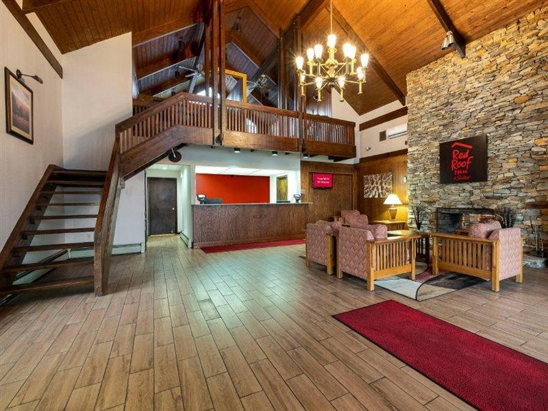 Red Roof Inn & Suites Hazleton Εξωτερικό φωτογραφία