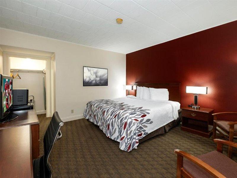 Red Roof Inn & Suites Hazleton Εξωτερικό φωτογραφία
