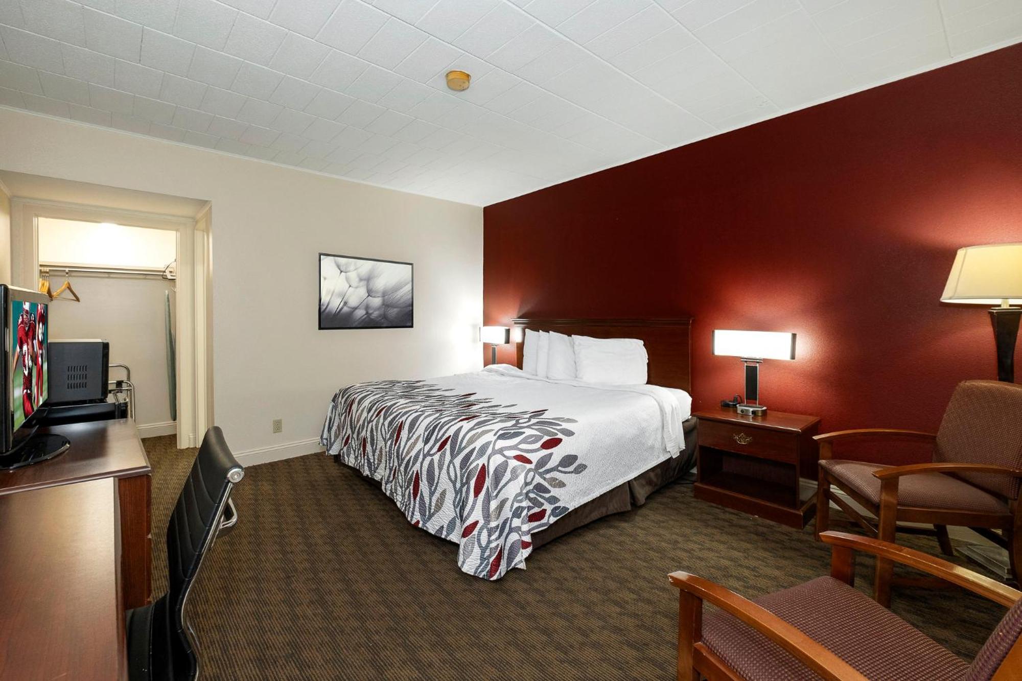Red Roof Inn & Suites Hazleton Εξωτερικό φωτογραφία
