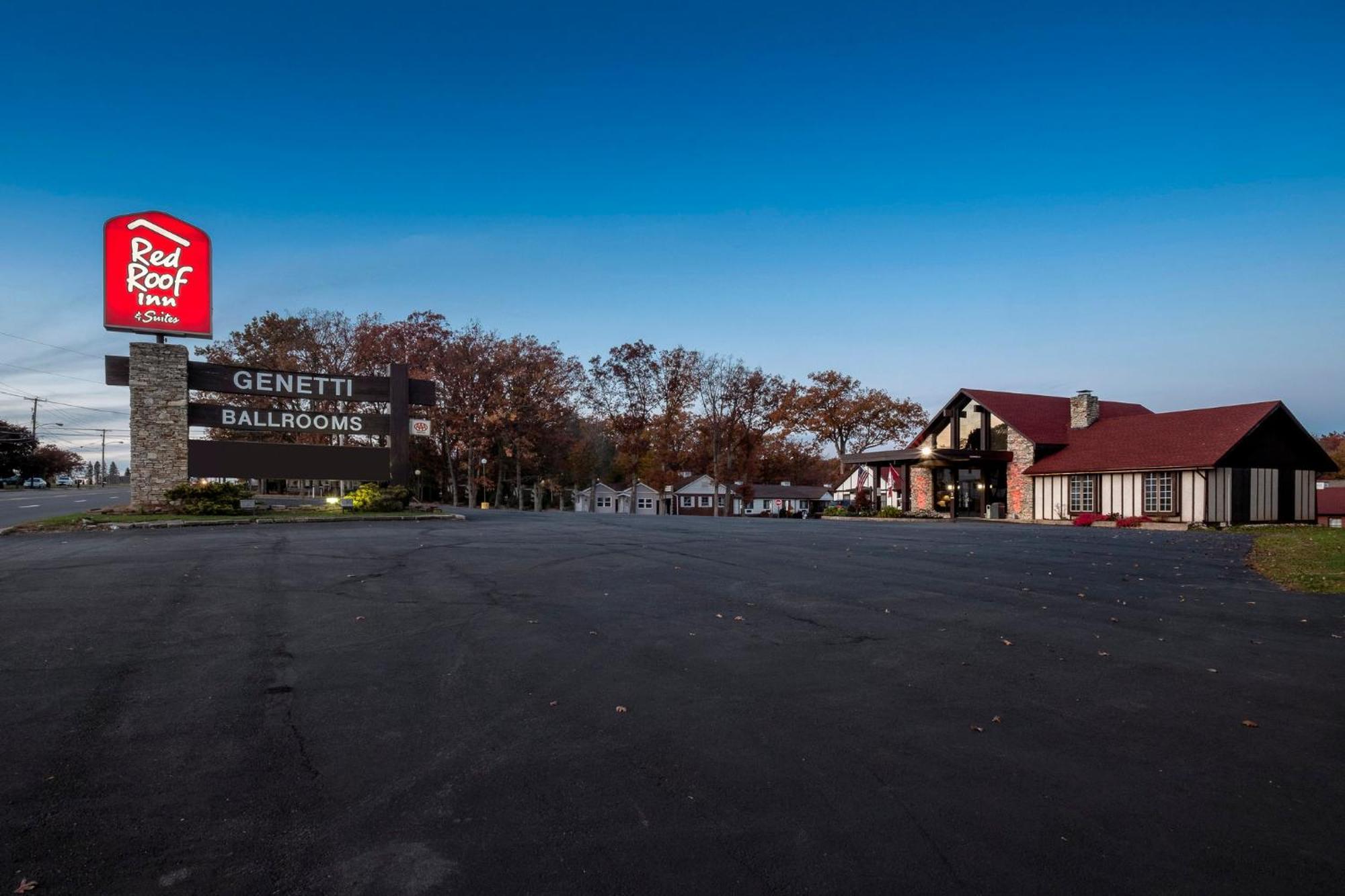 Red Roof Inn & Suites Hazleton Εξωτερικό φωτογραφία